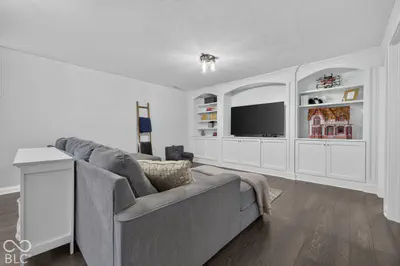 2807 Bloomsbury Drive, Greenwood - 38