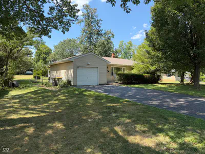 323 Hillsdale Drive, Bloomington - 2