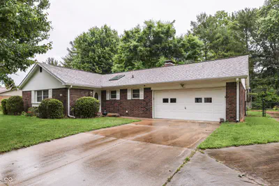 703 Hillcrest Drive, Greenwood - 2