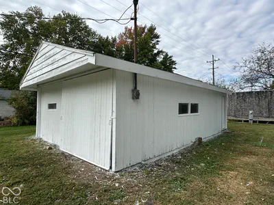 208 N East, Roachdale - 55