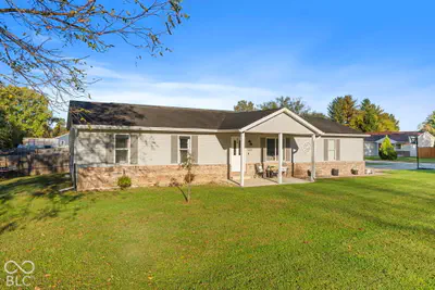 900 Golden Court, Greencastle - 1