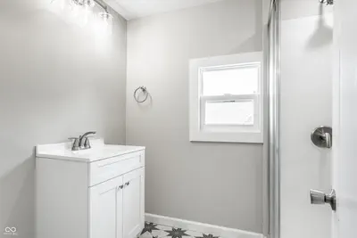 671 N 10th Street, Noblesville - 40