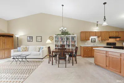 3713 N Lakeside Drive, Muncie - 16