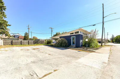 25 W 9th Street, Lapel - 16