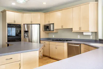 11575 Freeport Drive, Carmel - 15