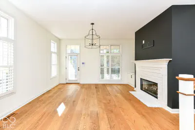 327 Walnut Street, Indianapolis - 7