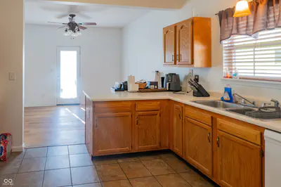 8204 Lake Tree Lane, Indianapolis - 17