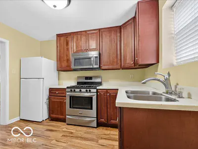 1025 Helen Drive, Indianapolis - 10