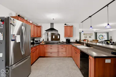 12108 Windsor Drive, Carmel - 32