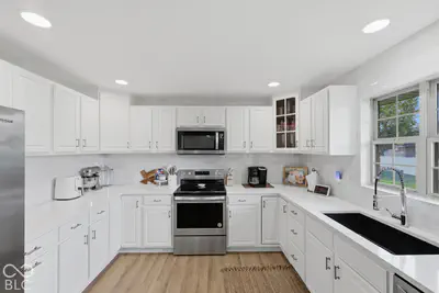 916 E Mill Creek Road S, Greensburg - 11