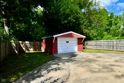 930 N Eaton Avenue, Indianapolis - 35