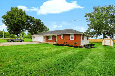 8223 U S 35 Highway, Losantville - 3