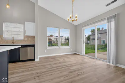 6540 Abby Lane, Zionsville - 18