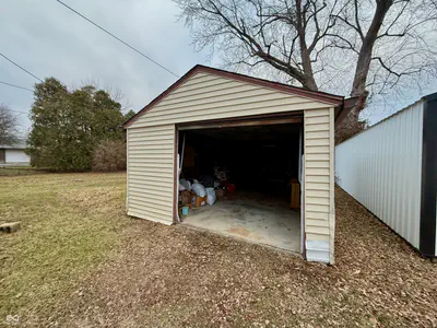 3416 W Riverside Avenue, Muncie - 16