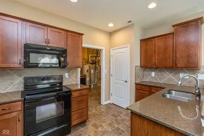 1116 Kristi Court, Greenwood - 9