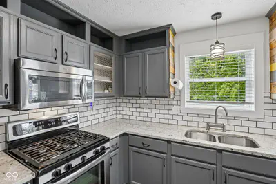 7974 Cobblesprings Drive, Avon - 11