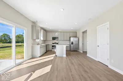 1093 Blackstone Avenue, Franklin - 11