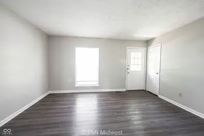 9313 Rochelle Drive, Indianapolis - 4