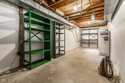 1653 300, Greenfield - 33