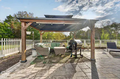 2826 Main Street, New Castle - 44