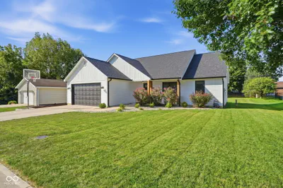 1043 Shadowlawn Avenue, Greencastle - 2