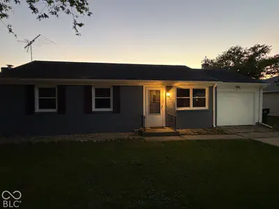1301 Woodward Street, Lapel - 3
