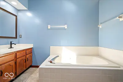 13749 Langley Court, Carmel - 25