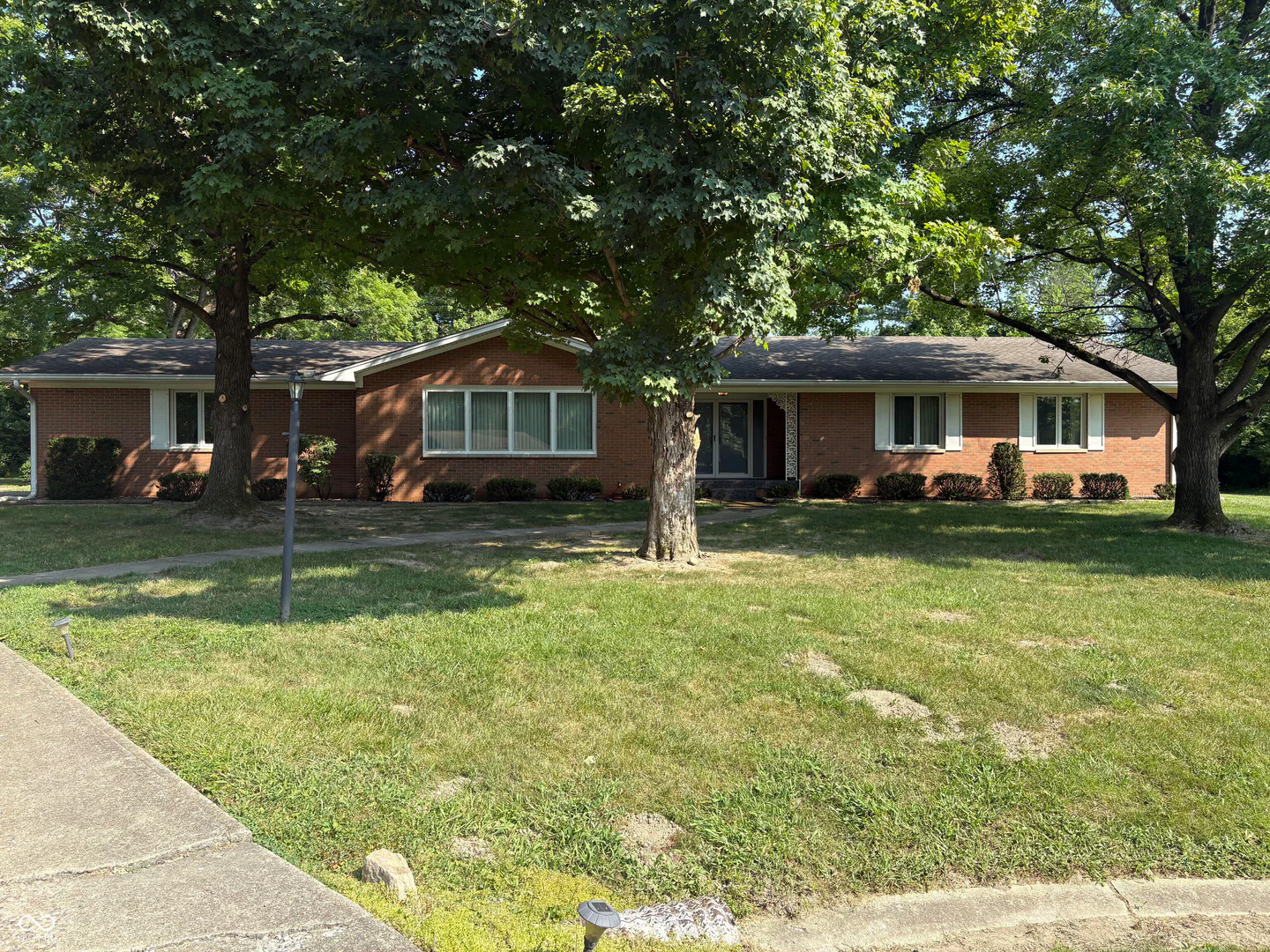 8836 Westminster Court, Indianapolis