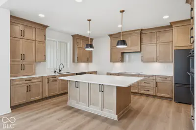 2786 S Kings Way, New Palestine - 15