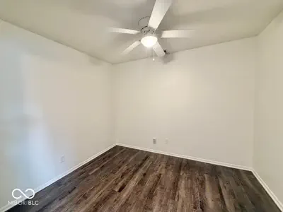 954 Greenwood, Greenwood - 9