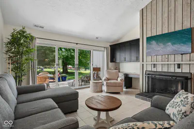 9105 Greenridge Lane, Bloomington - 6
