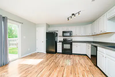 18010 Cristin Way, Westfield - 8