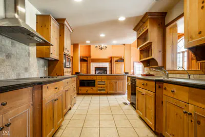 6301 800, Zionsville - 10