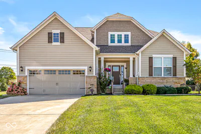 9627 Summerton Drive, Fishers