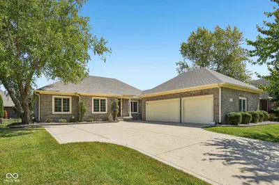 2819 Bloomsbury S, Greenwood
