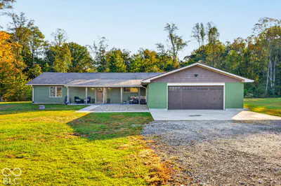 7853 County Road 1200, Seymour - 78