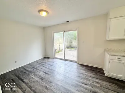 954 Greenwood, Greenwood - 8
