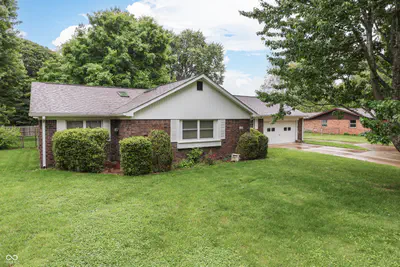 703 Hillcrest Drive, Greenwood - 3