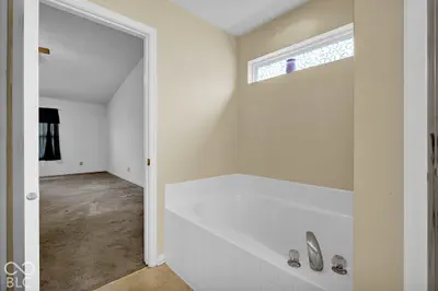 7807 Fox Glen Drive, Indianapolis - 25