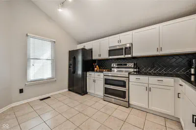 9516 Aberdare Drive, Indianapolis - 13