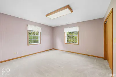 3713 N Lakeside Drive, Muncie - 32