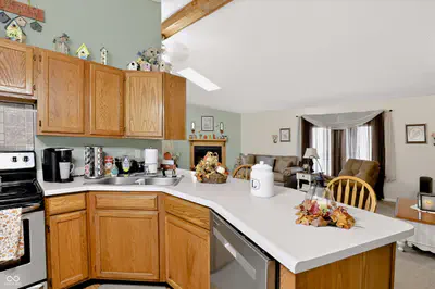 5311 300, New Palestine - 17