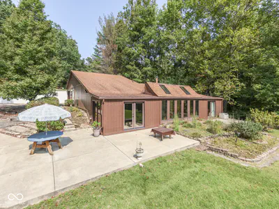 8215 Sweetwater Drive, Nineveh - 2