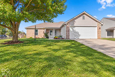 868 Quarterhorse Run, Bargersville