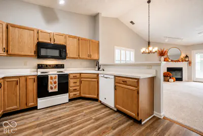 5817 Common Circle, Indianapolis - 6