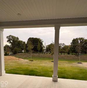 7594 Woodglenn Drive, Avon - 23