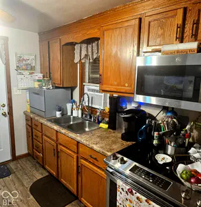 5553 N Clover Elm Drive, Fairland - 18