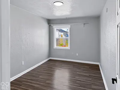 818 W Laurel Street, Seymour - 9