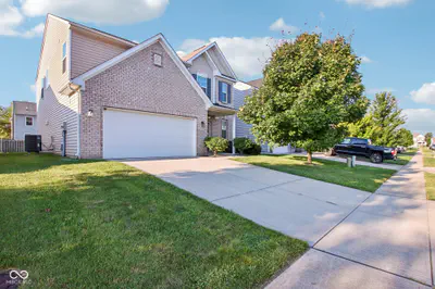 5779 Blue Sky Drive, Whitestown - 4