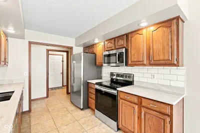 2611 Conestoga Court, Newburgh - 15